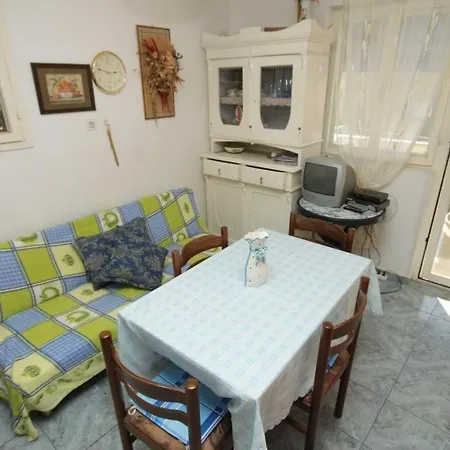 Komiza 8926b Vis